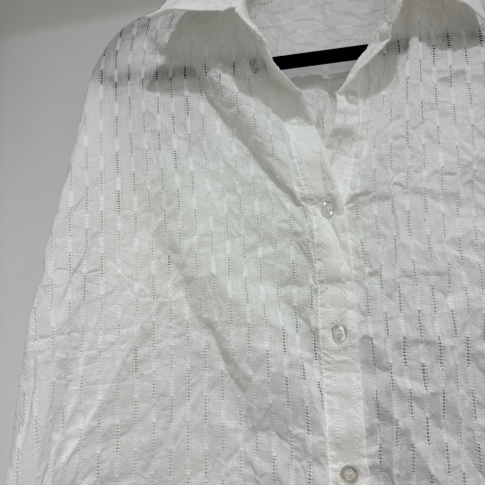 White set- shirt & shorts - Picture 2 of 3